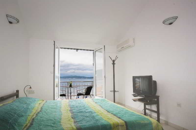 Доброта: Apartmani Ana