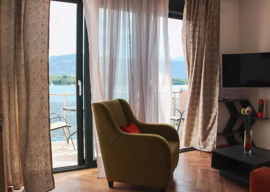 Тиват: Apartments Tramonto