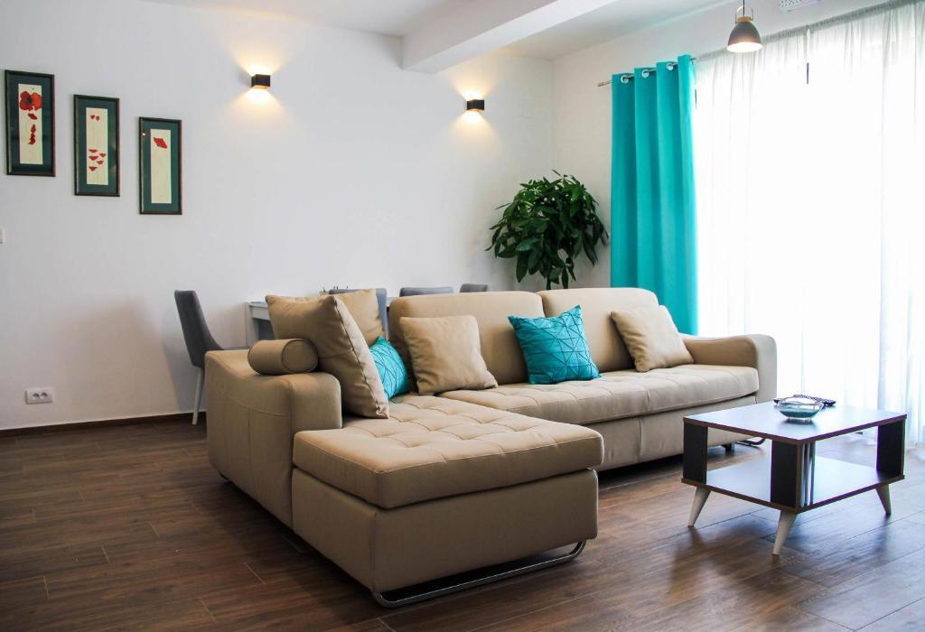 Тиват: Apartments Tramonto