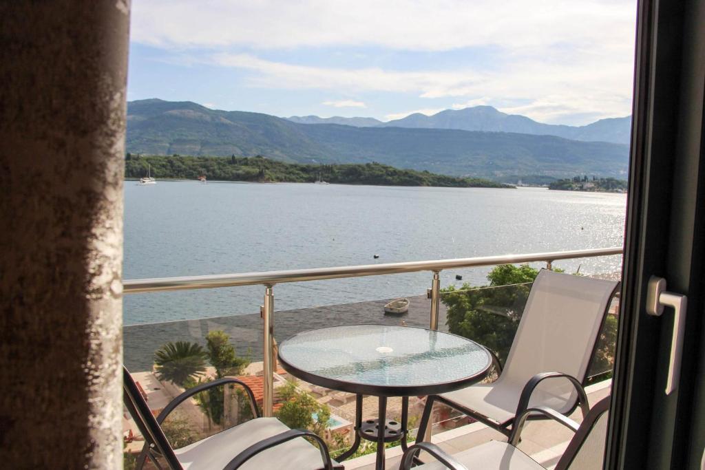 Тиват: Apartments Tramonto