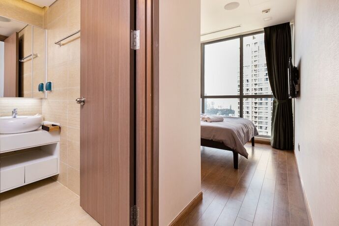 Хошимин: Best Price Vinhomes Apartment with Full Servied