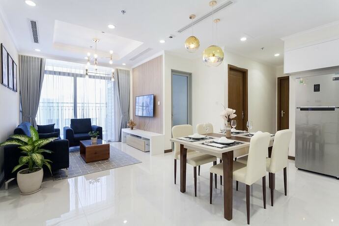 Хошимин: Best Price Vinhomes Apartment with Full Servied