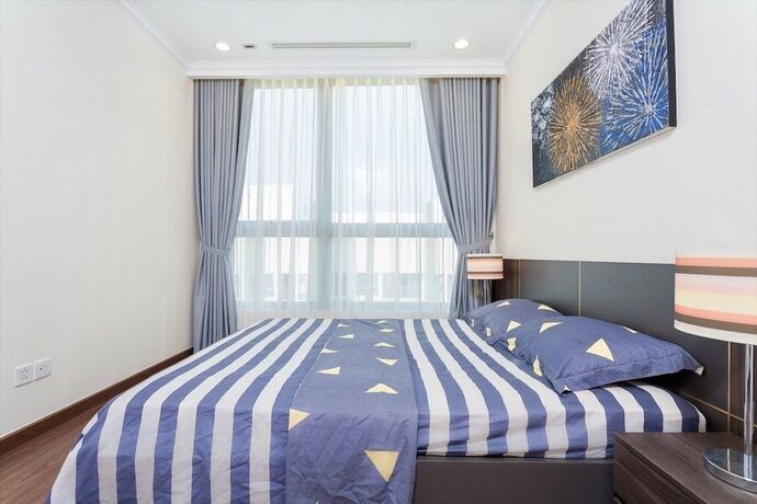 Best Price Vinhomes Apartment with Full Servied — фото 1
