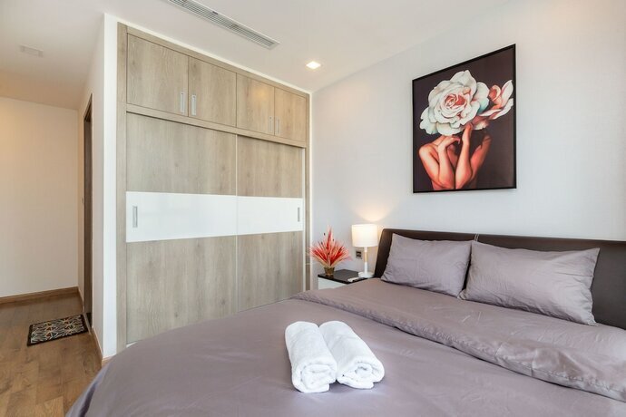 Хошимин: Best Price Vinhomes Apartment with Full Servied