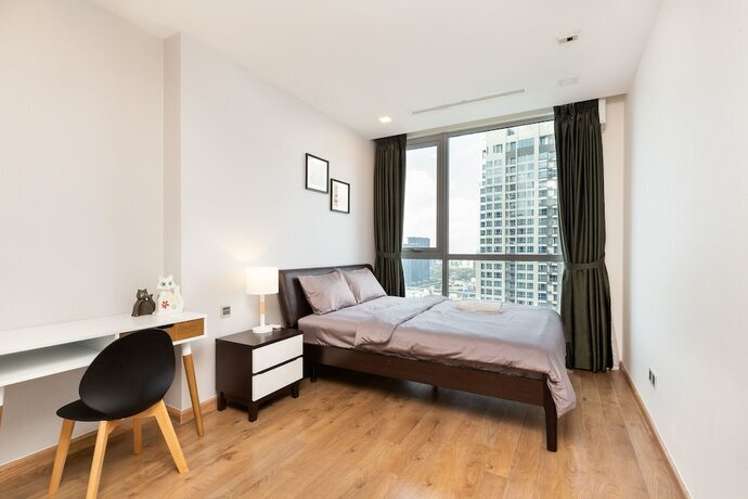Хошимин: Best Price Vinhomes Apartment with Full Servied