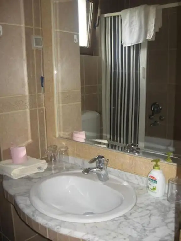Свети-Стефан: Levantin Inn 13 Room N4 Sea Side
