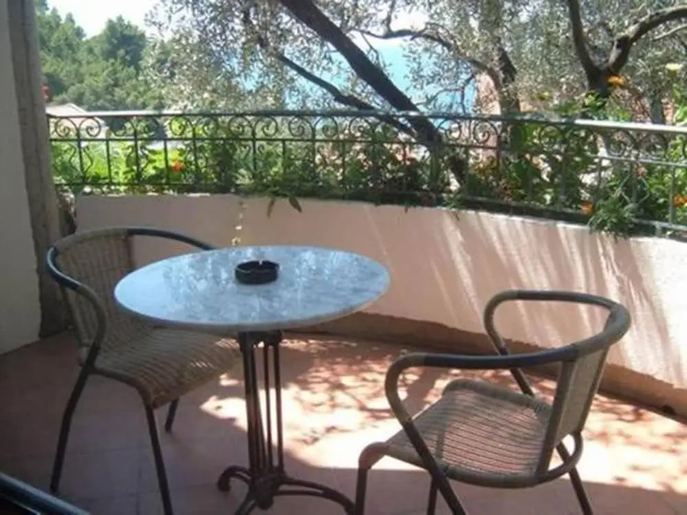 Свети-Стефан: Levantin Inn 13 Room N3 Sea Side