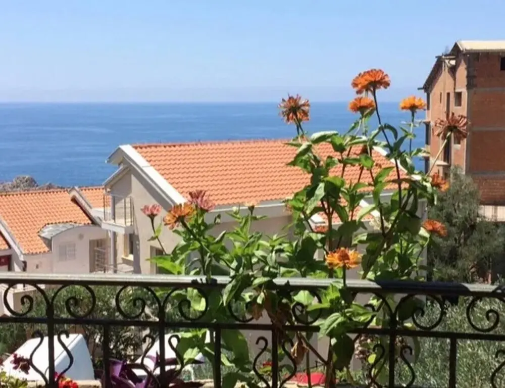 Свети-Стефан: Levantin Inn 12 Room N7 Sea Side