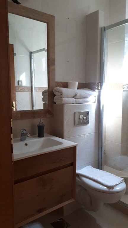 Свети-Стефан: Levantin Inn 12 Room N12