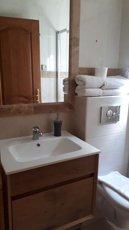 Свети-Стефан: Levantin Inn 12 Room N12