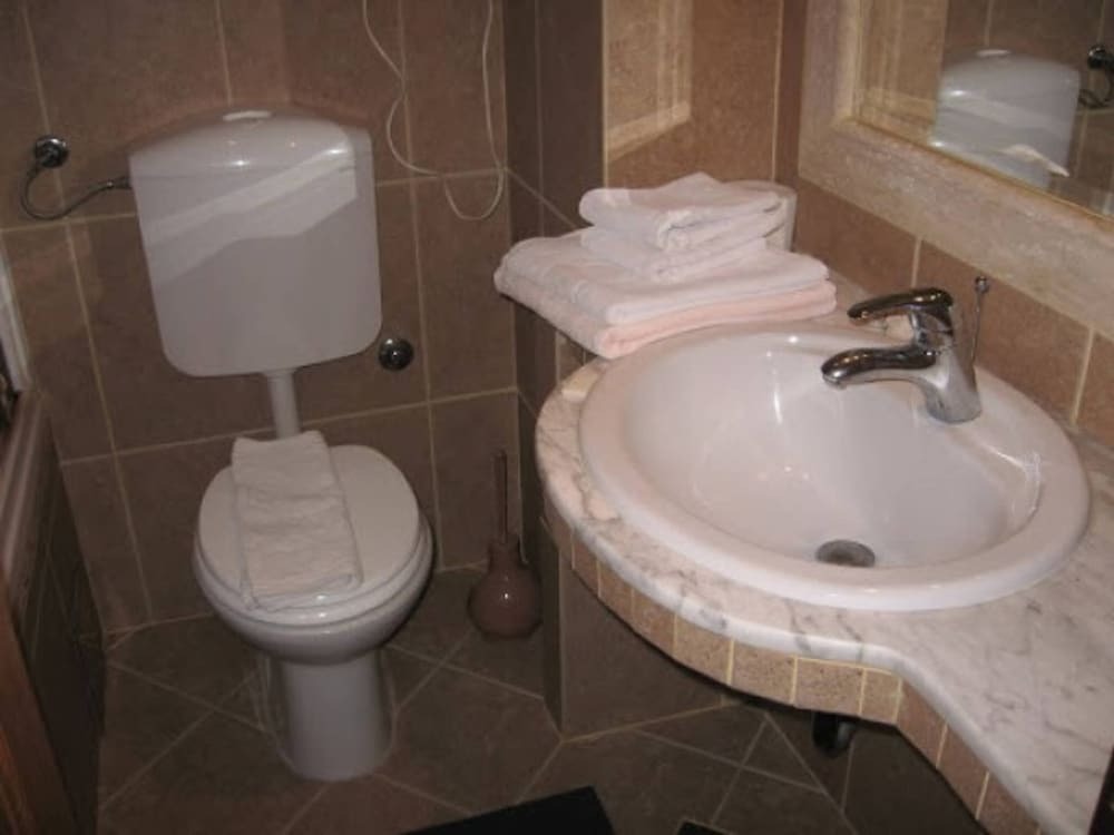 Свети-Стефан: Levantin Inn 122 Suite Sea View N14