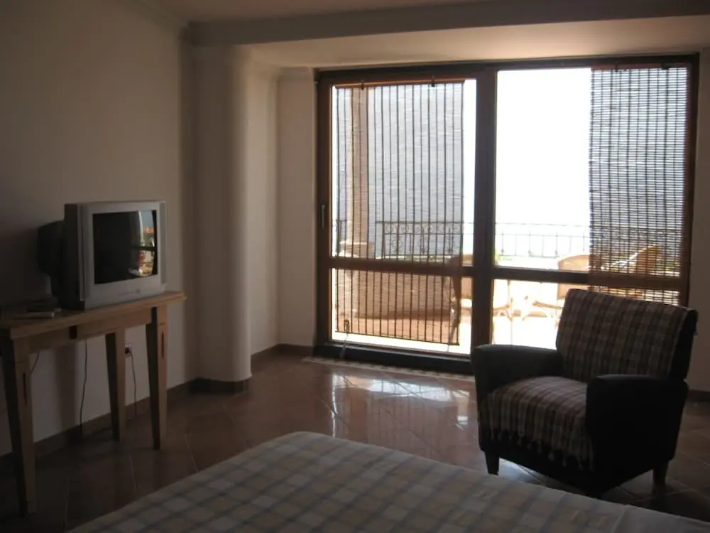 Свети-Стефан: Levantin Inn 122 Suite Sea View N14