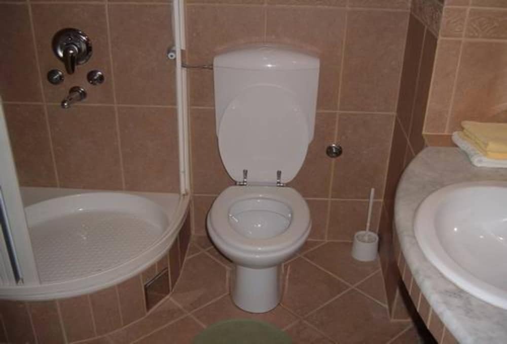 Свети-Стефан: Levantin Inn 13 Room N8 Sea Side