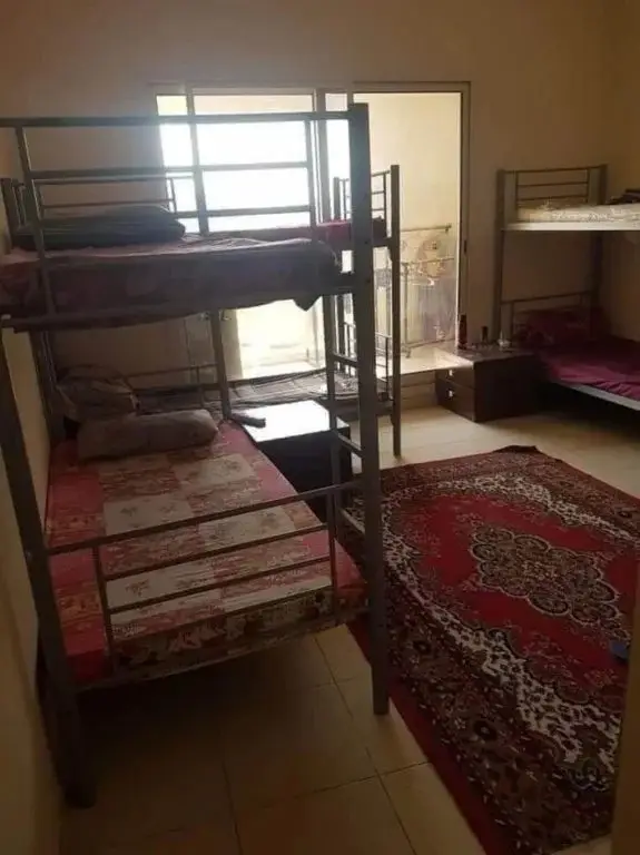 Дубай: 4Season Hostel
