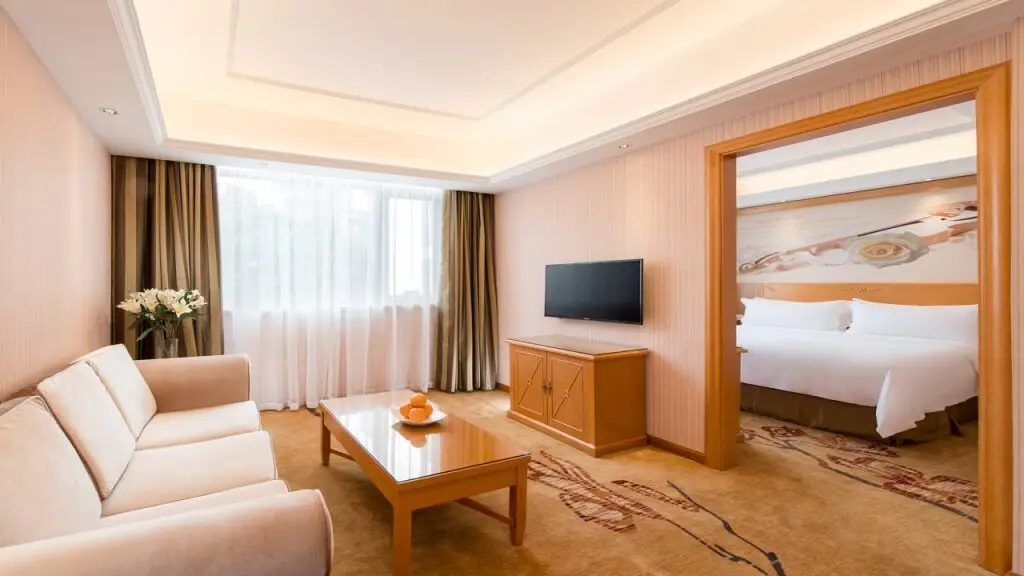 Гуанчжоу: Vienna 3 Best Hotel Guangzhou Tianhe Chebei Station