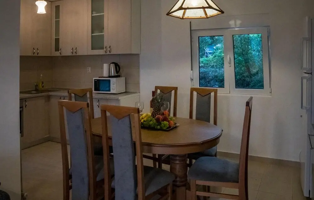 Херцег-Нови: Nice home in Herceg Novi w/ Outdoor swimming pool, Sauna and 4 Bedrooms