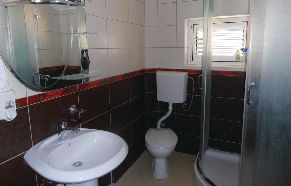 Херцег-Нови: Amazing Home in Herceg Novi With Wifi and 3 Bedrooms