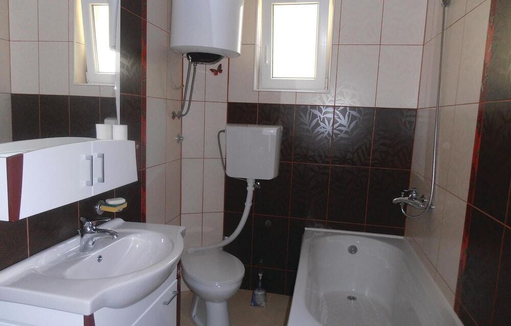 Херцег-Нови: Amazing Home in Herceg Novi With Wifi and 3 Bedrooms