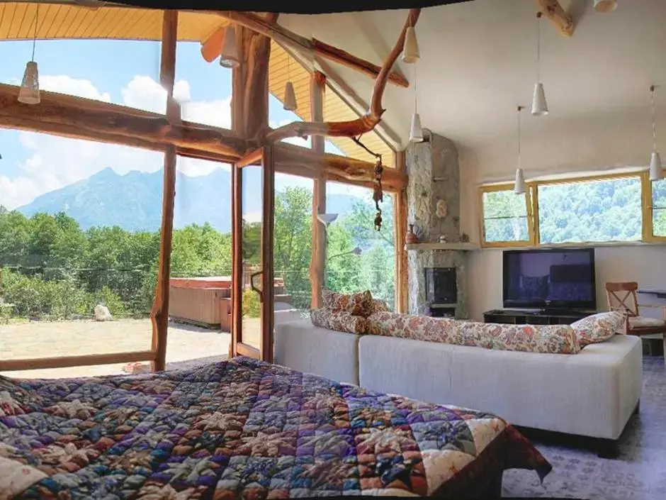 Красная Поляна: Гостевой дом Design Chalet Tree of Life