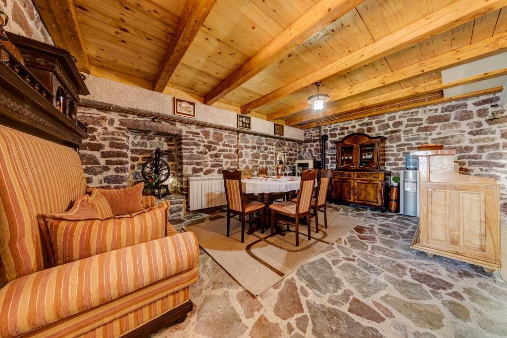 Тиват: Old Stone House Tivat Villas I&Ii