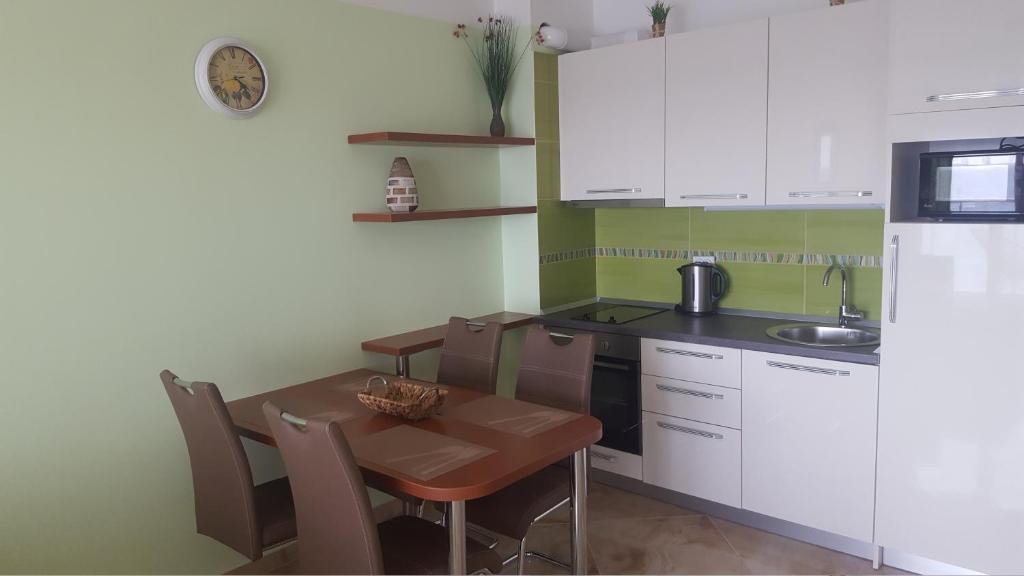 Добро Вода: Apartment Sea Space 3