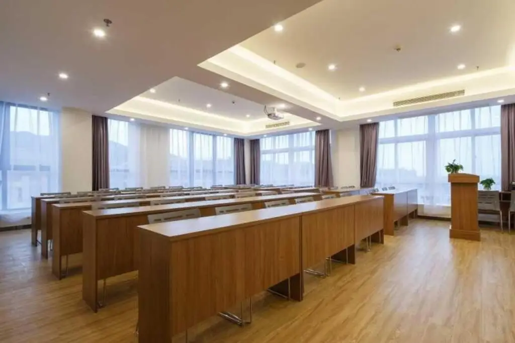 Чунцин: 7 Days Premium (Chongqing Liangping People's Square Center)