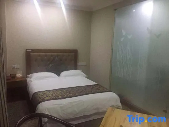 Шанхай: Shuosidun Apartment