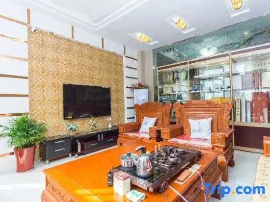 Шанхай: Jiayou Apartment
