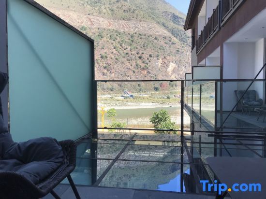 Дали: Nujiang Memory Riverview Hotel