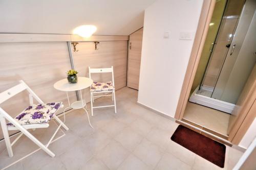 Крашичи: Apartmani Leut