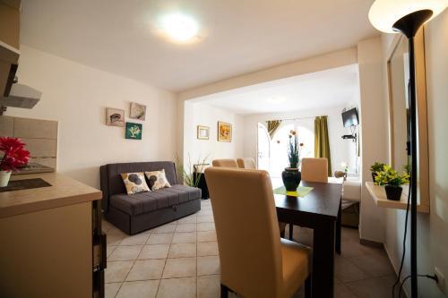 Крашичи: Apartmani Leut