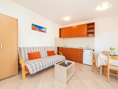 Петровац: Apartment Orange