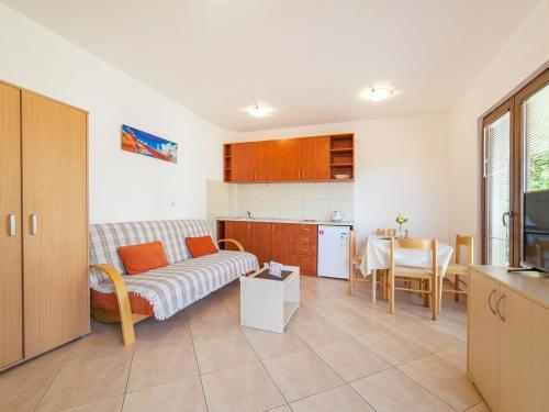 Петровац: Apartment Orange