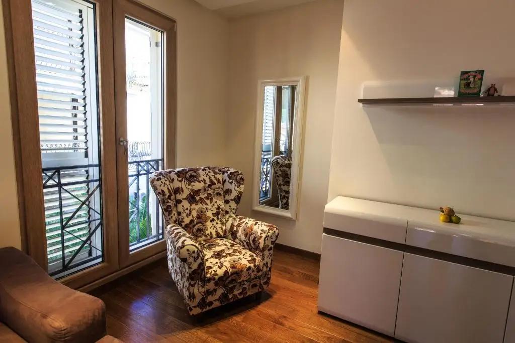 Петровац: De Lux Apartments