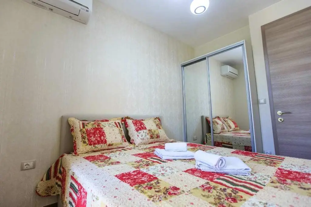 Петровац: De Lux Apartments