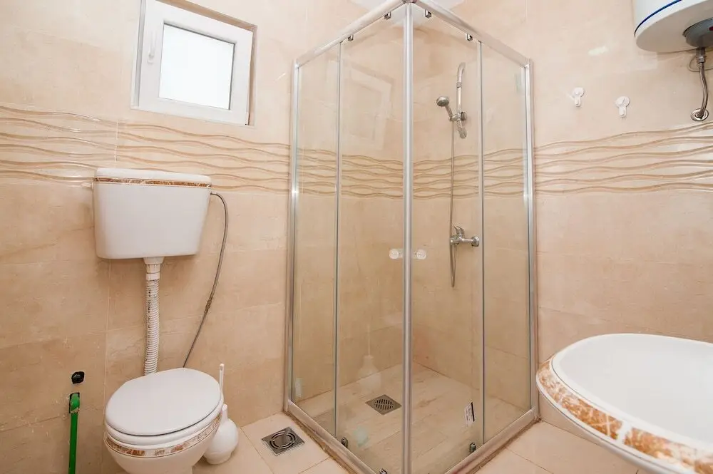 Бусат: Open Sea Luxury Apartments