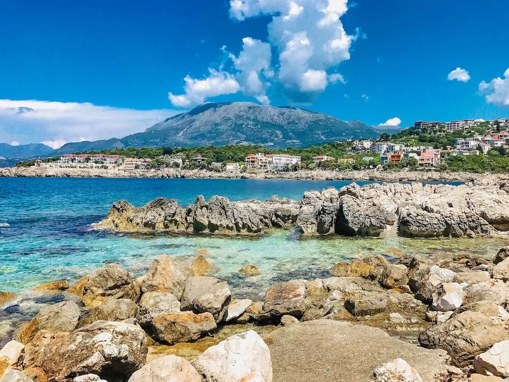 Бусат: Open Sea Luxury Apartments