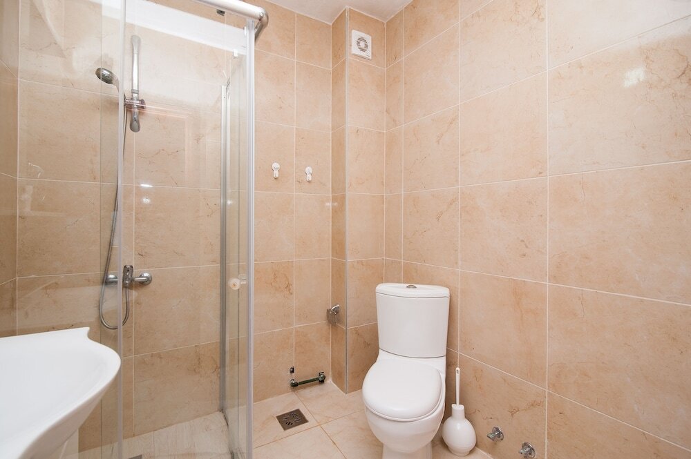 Бусат: Open Sea Luxury Apartments