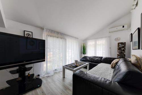 Доброта: Apartments Frezija