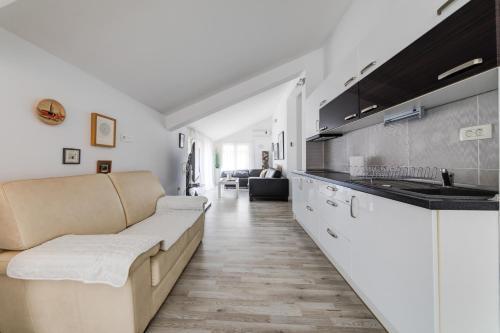 Доброта: Apartments Frezija