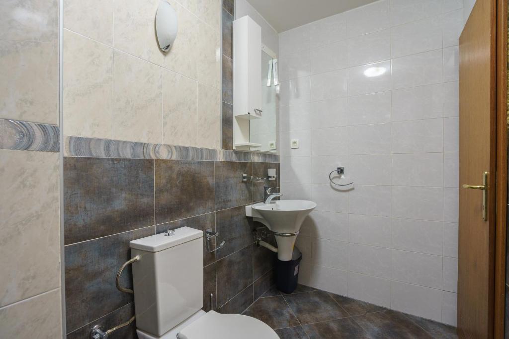 Свети-Стефан: Apartments Zezelj