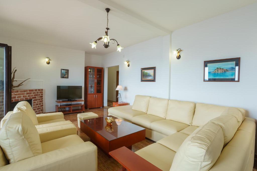 Свети-Стефан: Apartments Zezelj