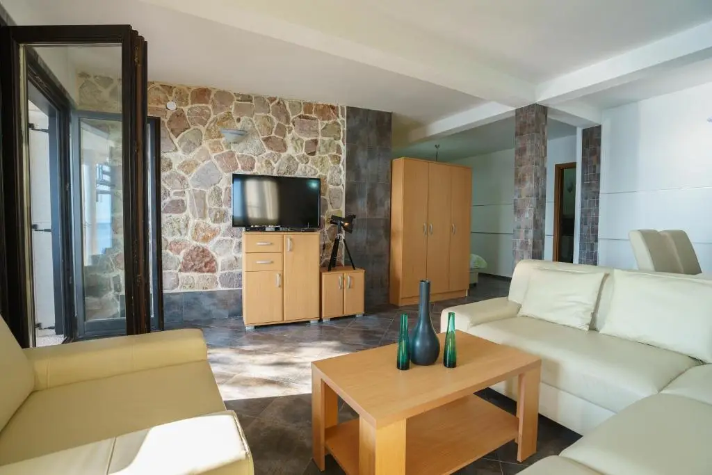 Свети-Стефан: Apartments Zezelj
