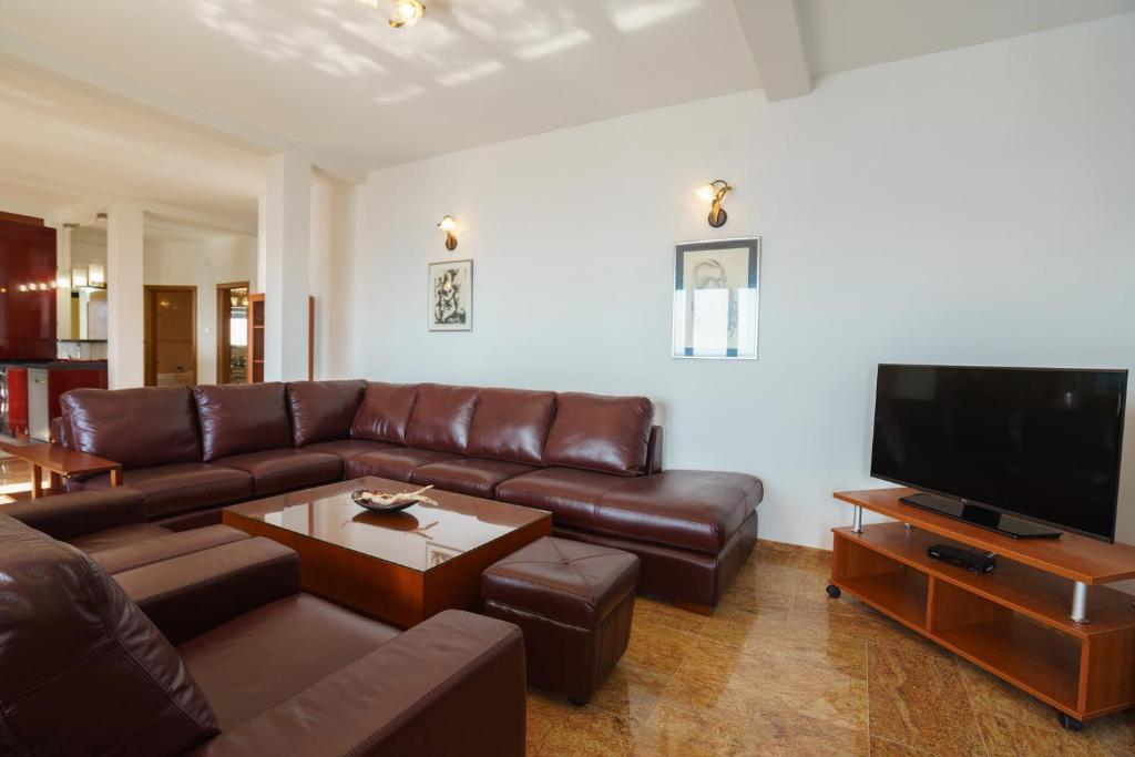 Свети-Стефан: Apartments Zezelj
