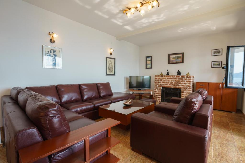 Свети-Стефан: Apartments Zezelj