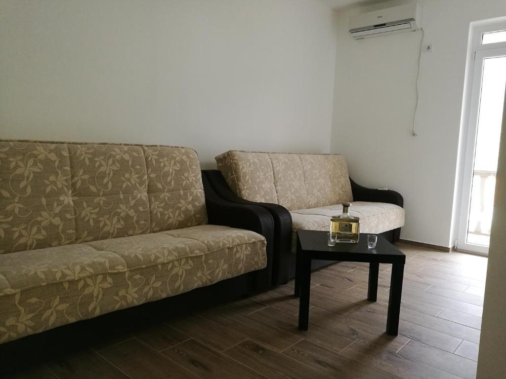 Добро Вода: Apartmani Sijaric