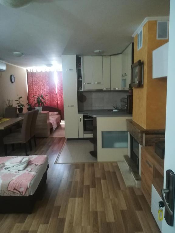 Будва: Apartments Vis Jaz