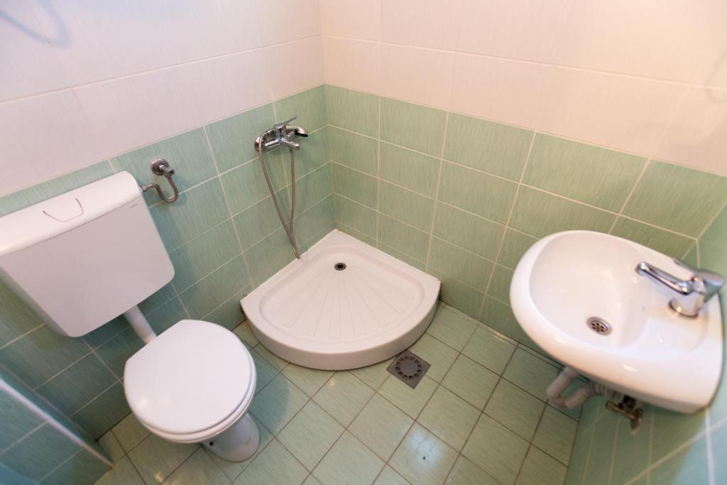 Бусат: Apartments Radost