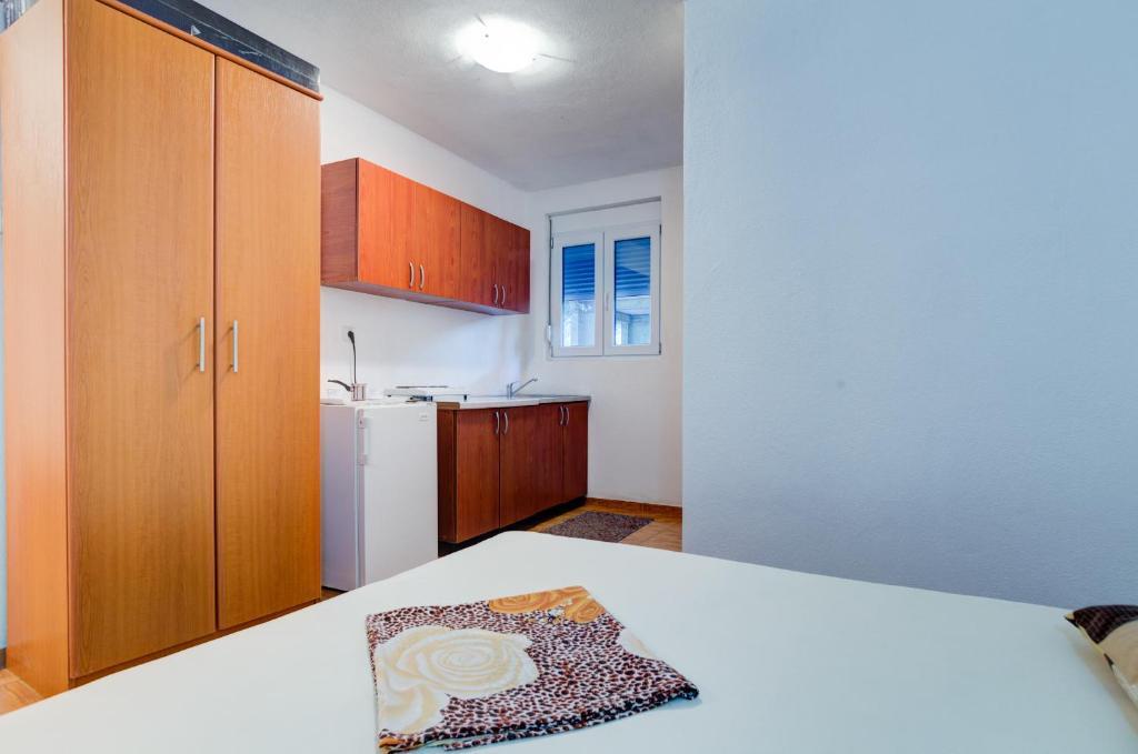 Бусат: Apartments Radost