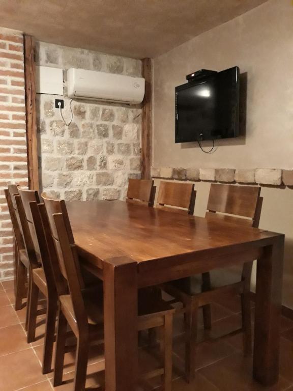 Рисан: Apartments Lanmari